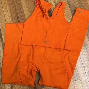 madelyn cline set active set